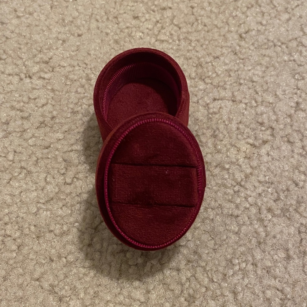Elegant Burgundy Velvet Ring Box